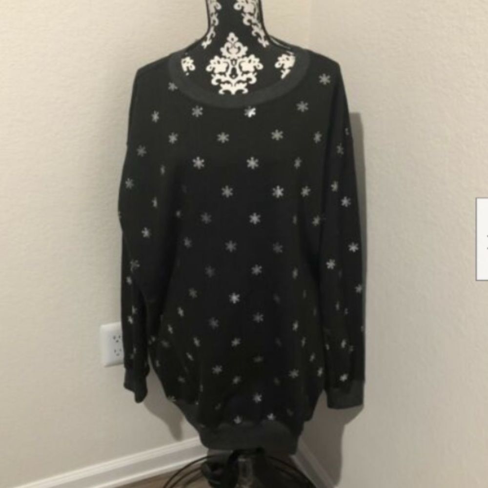 Wildfox black stars long sweater NWT